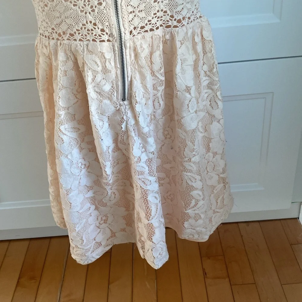 FOREVER 21, Light Pink lace summer short sleeved dress. - Picture 8 of 11
